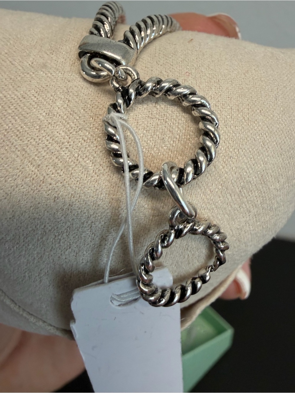 True To Form | Two-Tone Rope-Link Toggle Lock Statement Bracelet ✨ - Picture 5 of 8